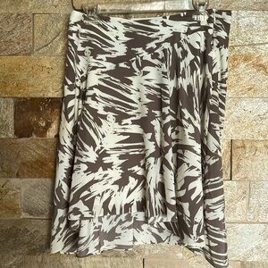 Vince Camuto Taupe and Off-White Asymmetric Skirt (Size 8)
